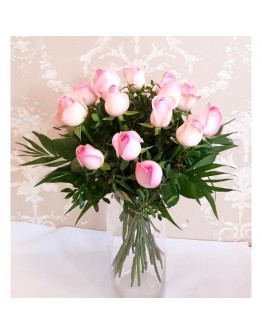 Μπουκέτο με 12 ροζ τριαντάφυλλα